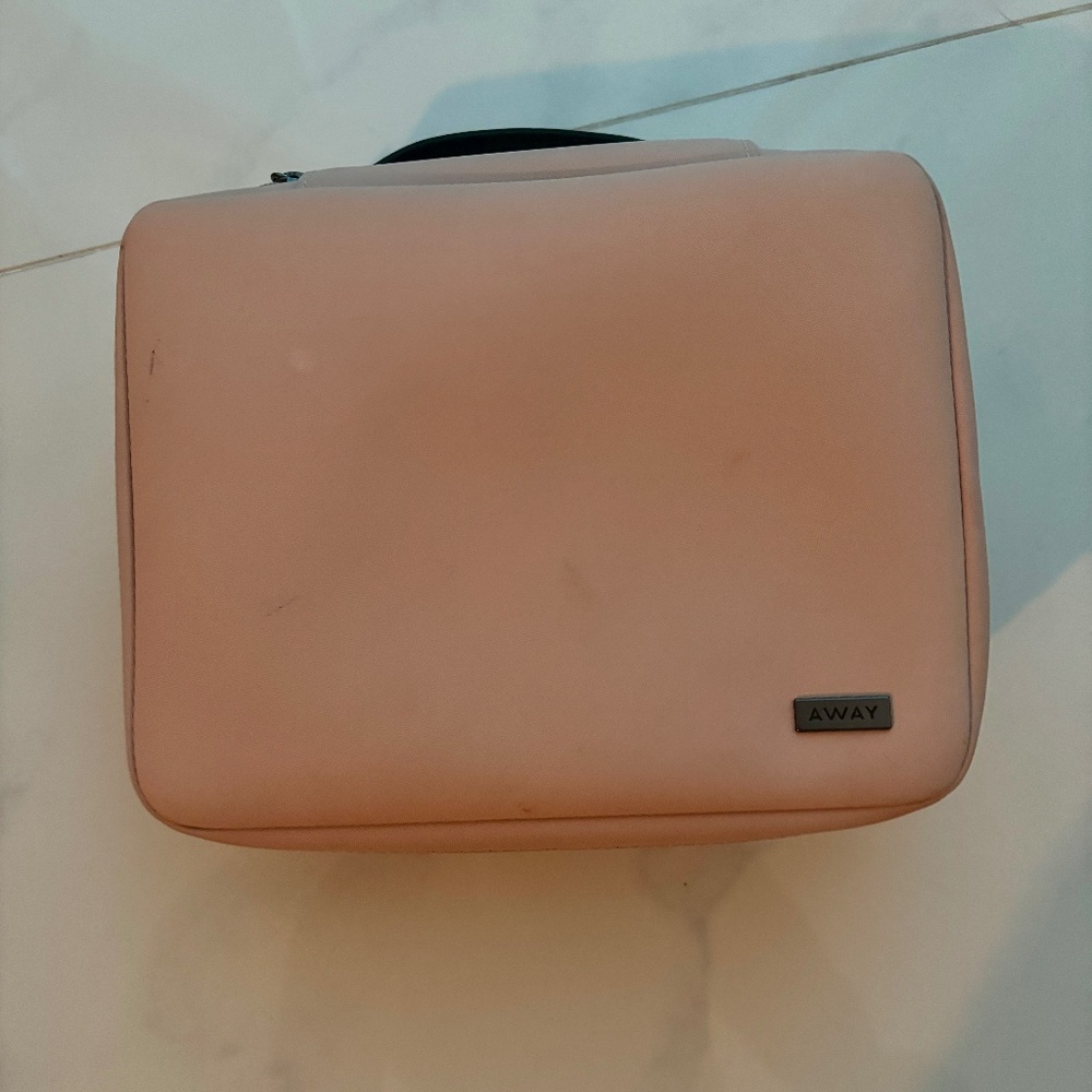 AWAY - The Cosmetics Bag Blush Pink